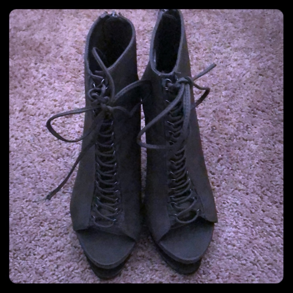 Grey booties, open toe, zip back